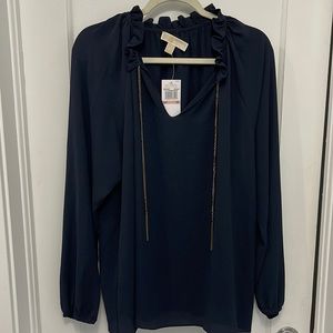 Woman’s sz2x MICHAEL/Michael Kors V-Neck Blouse w/ruffle neckline & tassel chain